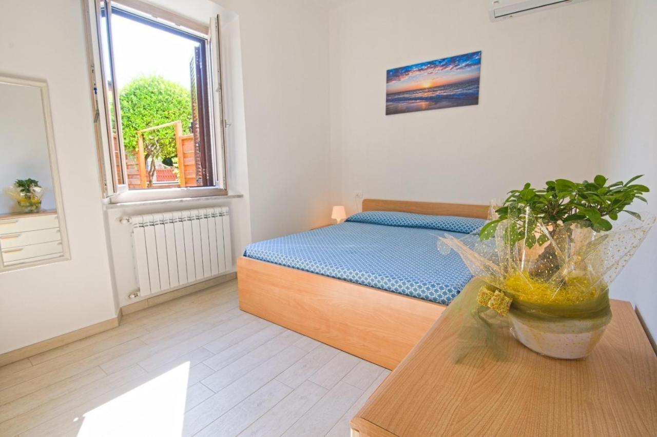 Aethalia - A 300Mt Dal Mare Apartment Marina di Campo Ngoại thất bức ảnh